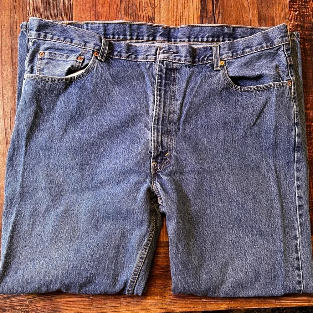 Levi Strauss & Co 550. 46x34